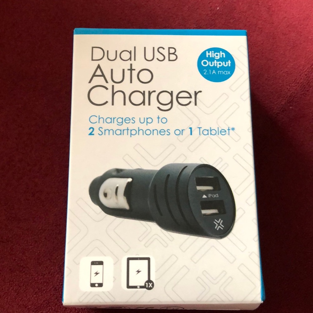 Lenmar Dual USB Auto Charger - Brand New